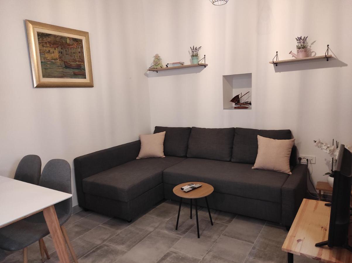 Apartments Bepi Komiza Bagian luar foto